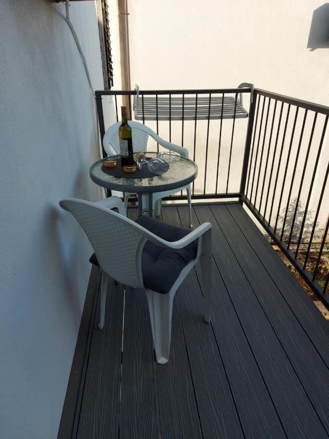 Apartman Lusi Buzdohanj Exteriör bild